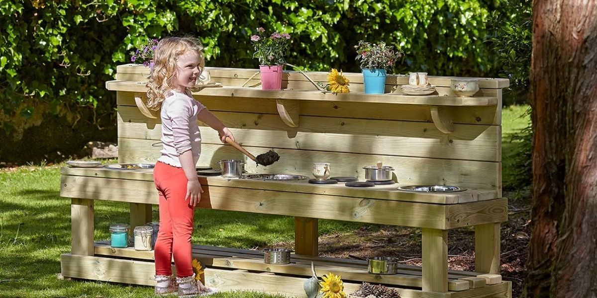 Make the Most of Summer: Outdoor Play for Young Explorers