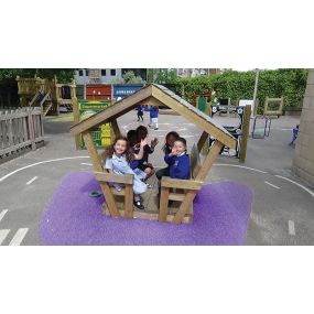 Mikki Cabin | Creative Activity