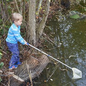 Telescopic Pond Net