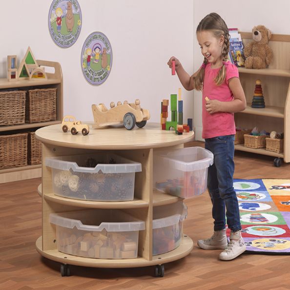 Low Level Circular Storage Unit with 8 Clear Curved Tubs | Creative Activity